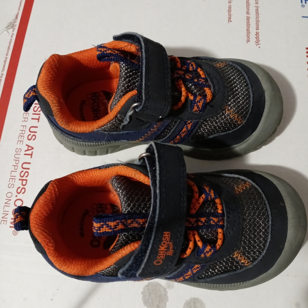 🏂Oshkosh B'gosh Toddler Sneakers🎉🚂 - Picture 10 of 12